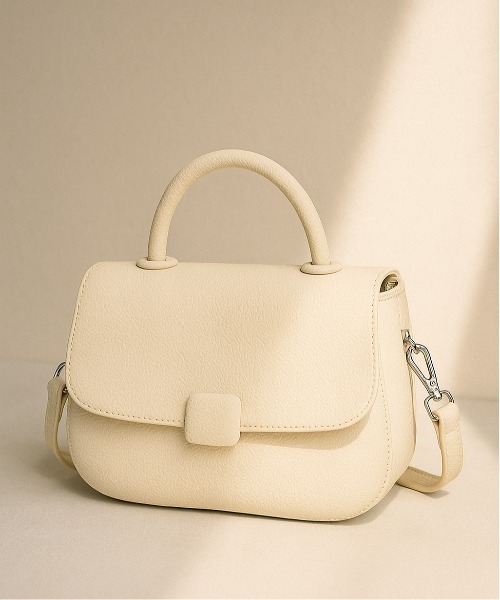 NiiNa(ニーナ)の「【 NiiNa / ニーナ 】高品質牛革2wayラウンドフォルムミニハンドバッグ(ハンドバッグ・レディース・ブラック/ホワイト/グレイッシュベージュ・FREE)」の2枚目の写真