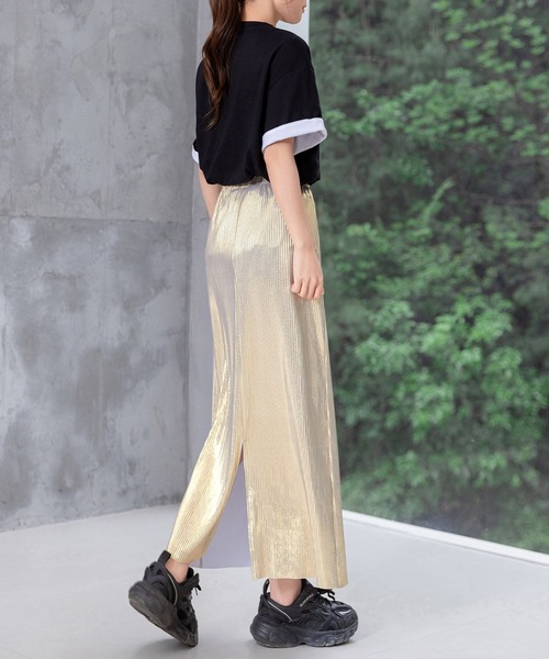 DAY CLOSET(デイ クローゼット)の「レディース 艶感で女度アガる。煌めきメタリックシャイニープリーツロングスカート(スカート・レディース・シルバー/ブラック/ゴールド・L/M)」の8枚目の写真