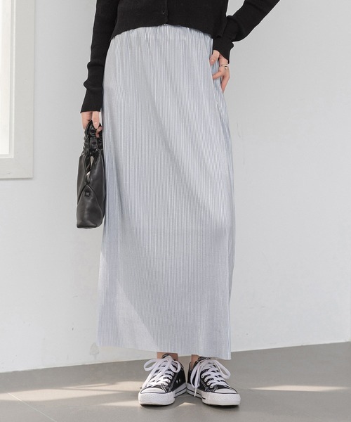 DAY CLOSET(デイ クローゼット)の「レディース 艶感で女度アガる。煌めきメタリックシャイニープリーツロングスカート(スカート・レディース・シルバー/ブラック/ゴールド・L/M)」の22枚目の写真
