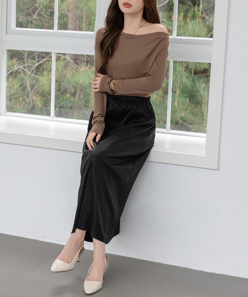 DAY CLOSET(デイ クローゼット)の「レディース 艶感で女度アガる。煌めきメタリックシャイニープリーツロングスカート(スカート・レディース・シルバー/ブラック/ゴールド・L/M)」の18枚目の写真