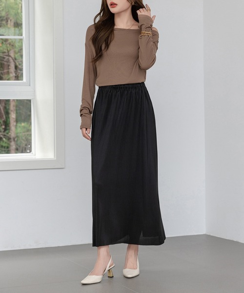 DAY CLOSET(デイ クローゼット)の「レディース 艶感で女度アガる。煌めきメタリックシャイニープリーツロングスカート(スカート・レディース・シルバー/ブラック/ゴールド・L/M)」の19枚目の写真