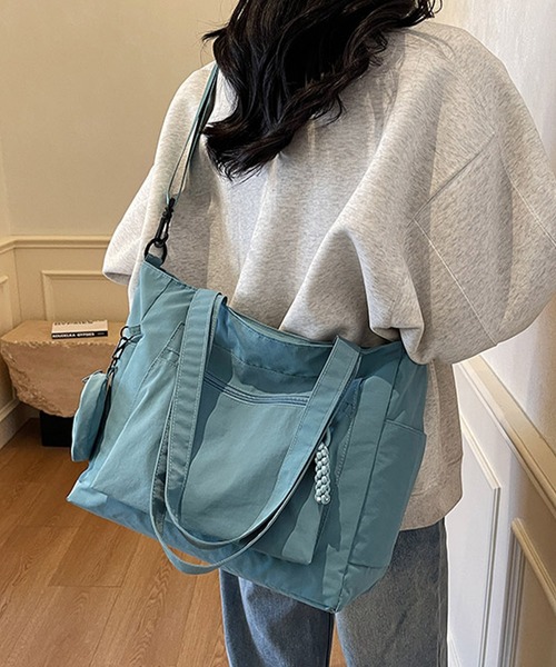 Lace Ladies（レースレディース）の「ソリッドカラー ミニポーチ付き 多ポケット ビッグ ショルダーバッグ（トートバッグ・レディース・ブルー/ブラック/グレイッシュベージュ/グリーン/ピンク・FREE）」の4枚目の写真