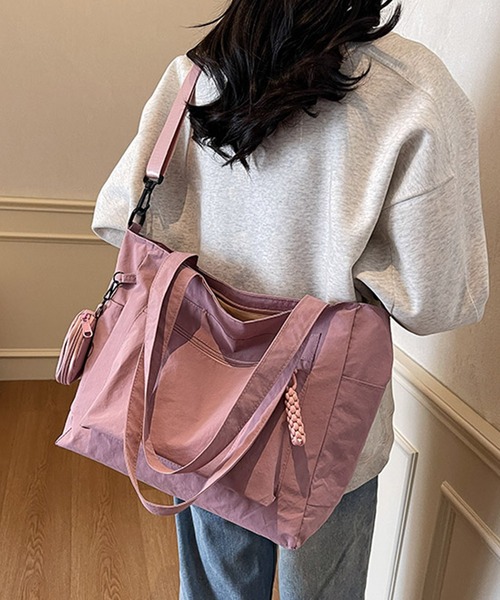 Lace Ladies（レースレディース）の「ソリッドカラー ミニポーチ付き 多ポケット ビッグ ショルダーバッグ（トートバッグ・レディース・ブルー/ブラック/グレイッシュベージュ/グリーン/ピンク・FREE）」の9枚目の写真