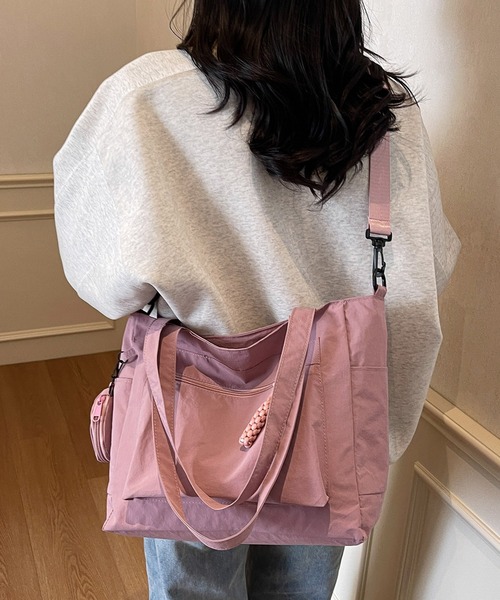 Lace Ladies（レースレディース）の「ソリッドカラー ミニポーチ付き 多ポケット ビッグ ショルダーバッグ（トートバッグ・レディース・ブルー/ブラック/グレイッシュベージュ/グリーン/ピンク・FREE）」の10枚目の写真