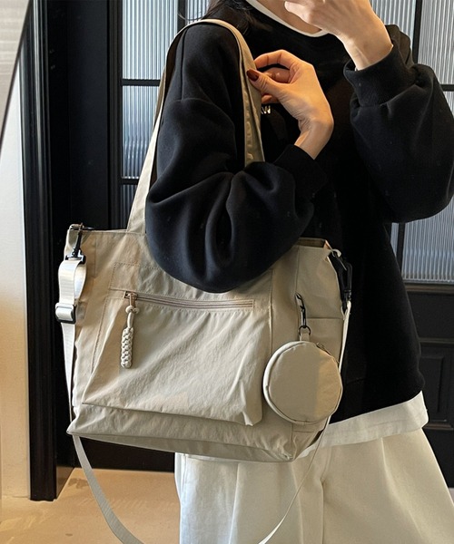 Lace Ladies（レースレディース）の「ソリッドカラー ミニポーチ付き 多ポケット ビッグ ショルダーバッグ（トートバッグ・レディース・ブルー/ブラック/グレイッシュベージュ/グリーン/ピンク・FREE）」の18枚目の写真
