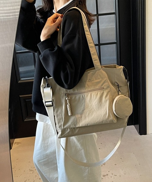 Lace Ladies（レースレディース）の「ソリッドカラー ミニポーチ付き 多ポケット ビッグ ショルダーバッグ（トートバッグ・レディース・ブルー/ブラック/グレイッシュベージュ/グリーン/ピンク・FREE）」の19枚目の写真