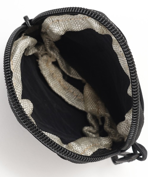 Lace Ladies（レースレディース）の「ソリッドカラー ミニポーチ付き 多ポケット ビッグ ショルダーバッグ（トートバッグ・レディース・ブルー/ブラック/グレイッシュベージュ/グリーン/ピンク・FREE）」の8枚目の写真