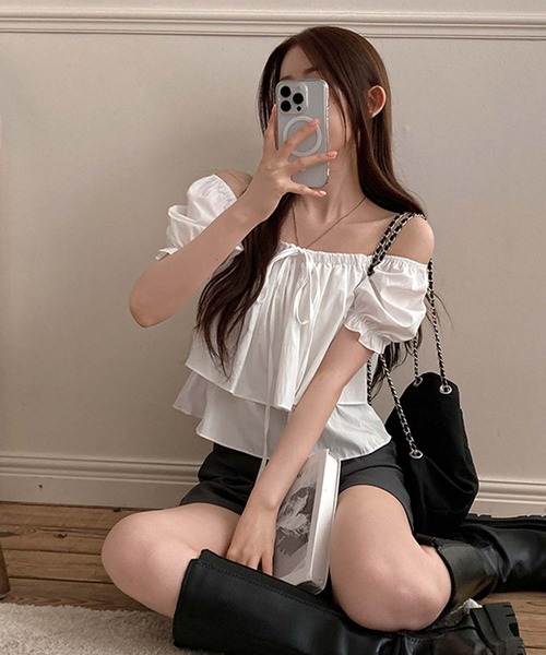 LAFFMO(ラフモ)の「2wayネックパフスリーブティアードブラウス(シャツ/ブラウス・レディース・ブルー/ホワイト/ピンク/ベージュ・F)」の6枚目の写真