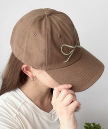 Dewlily（デューリリー）の「髪をおろしてもまとめても◎コーデのアクセントにぴったり　リボン刺繍キャップ（キャップ）」