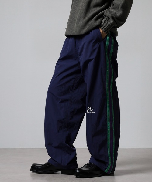 NERDY(ノルディ)の「ピンホイールラインウーブンパンツ(スウェットパンツ・レディース・ブラック/ブルー/グレー・M/S/L)」の15枚目の写真