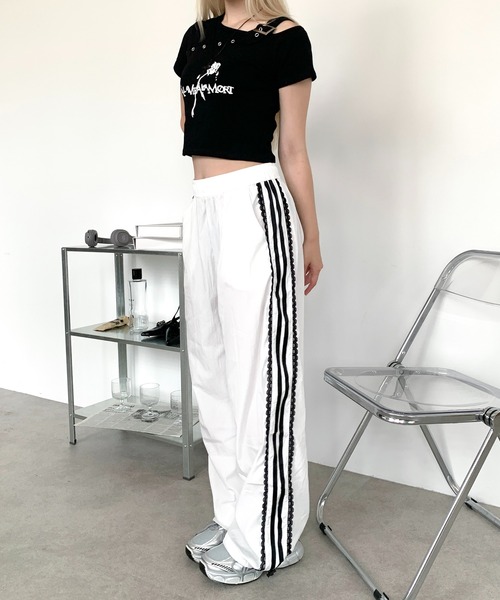 lilful(リルフル)の「サイドレースダブルラインナイロントラックパンツ(その他パンツ・レディース・ホワイト/ブラック・S/M)」の21枚目の写真