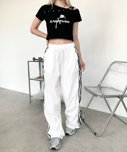 lilful(リルフル)の「サイドレースダブルラインナイロントラックパンツ(その他パンツ・レディース・ホワイト/ブラック・S/M)」の20枚目の写真