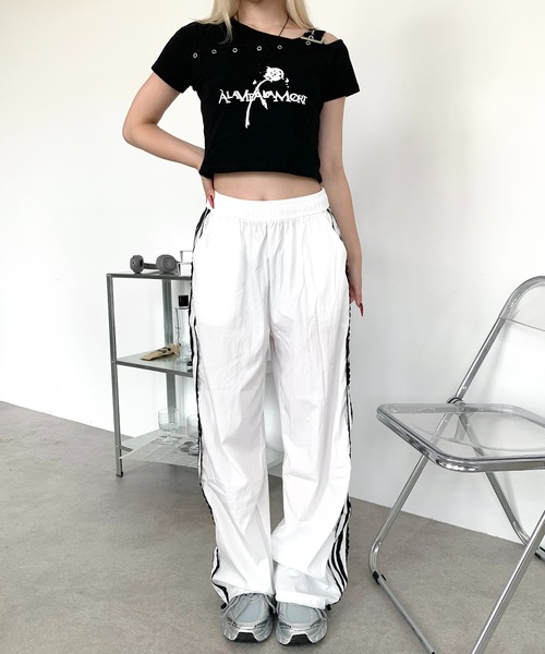 lilful(リルフル)の「サイドレースダブルラインナイロントラックパンツ(その他パンツ・レディース・ホワイト/ブラック・S/M)」の22枚目の写真