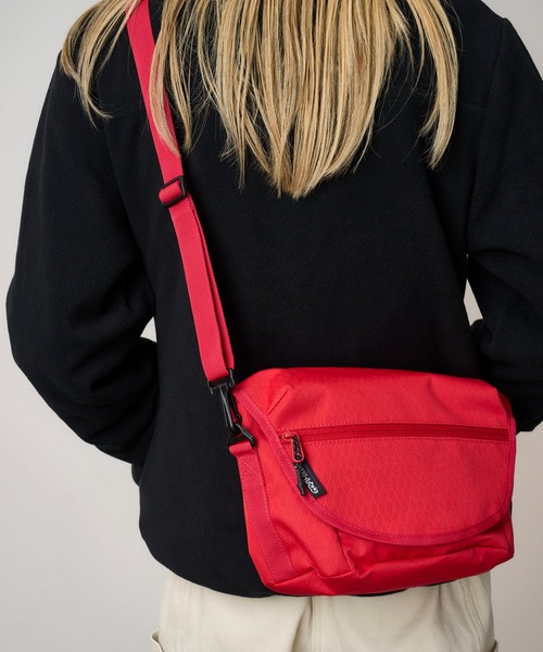 Gramicci（グラミチ）の「MULTI SIDE BAG｜マルチサイドバッグ（ショルダーバッグ・メンズ・ブラック/ブロンズ/レッド/ダークブルー・FREE）」の2枚目の写真