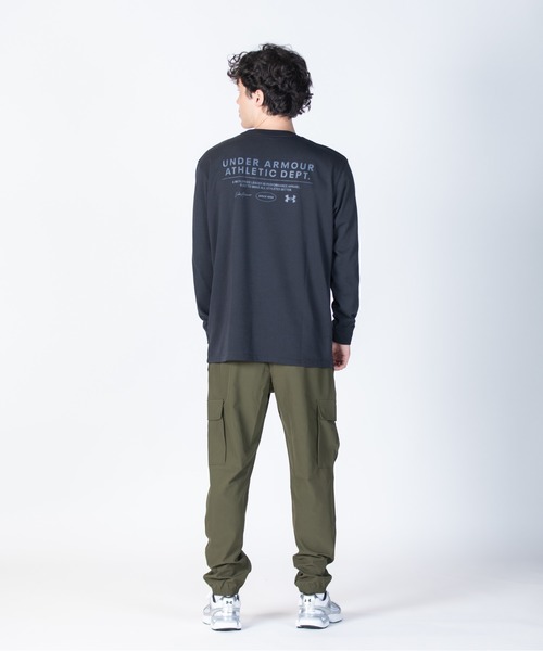 UNDER ARMOUR(アンダーアーマー)の「UAヘビーウエイト ロゴ グラフィック ロングスリーブ Tシャツ(ライフスタイル/メンズ)(Tシャツ/カットソー・メンズ・ブラック・L/XL/2XL/S/M/3XL)」の8枚目の写真