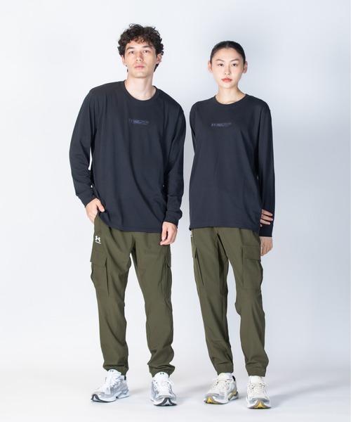 UNDER ARMOUR(アンダーアーマー)の「UAヘビーウエイト ロゴ グラフィック ロングスリーブ Tシャツ(ライフスタイル/メンズ)(Tシャツ/カットソー・メンズ・ブラック・L/XL/2XL/S/M/3XL)」の5枚目の写真