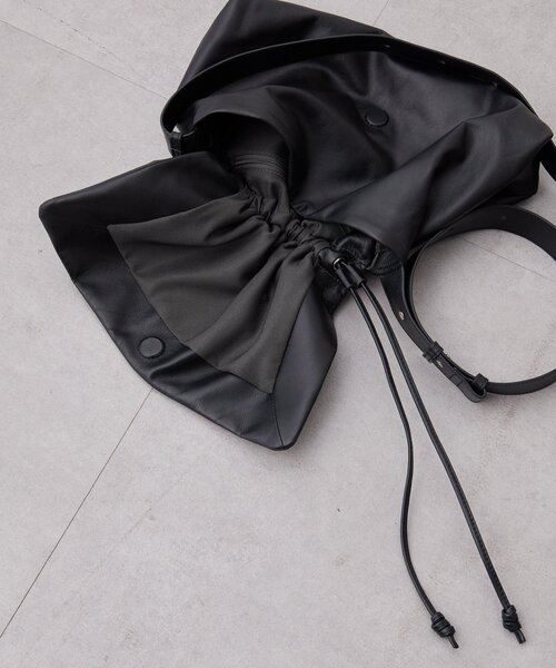 ear PAPILLONNER（イアパピヨネ）の「レザーフラップショルダーバッグ（ショルダーバッグ・レディース・ベージュ/ブラック・FREE）」の18枚目の写真