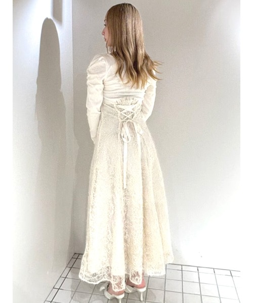 CALNAMUR(カルナムール)の「スリーブギャザードッキングワンピース(ワンピース・レディース・アイボリー/ブラック・SMALL/MEDIUM)」の16枚目の写真