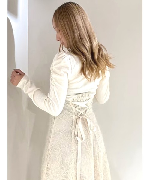 CALNAMUR(カルナムール)の「スリーブギャザードッキングワンピース(ワンピース・レディース・アイボリー/ブラック・SMALL/MEDIUM)」の17枚目の写真