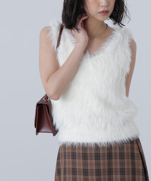 FREE'S MART(フリーズマート)の「◆〈MFM〉ロングシャギーノースリニット(ニット/セーター・レディース・ネイビー/ベージュ/ホワイト・FREE)」の8枚目の写真