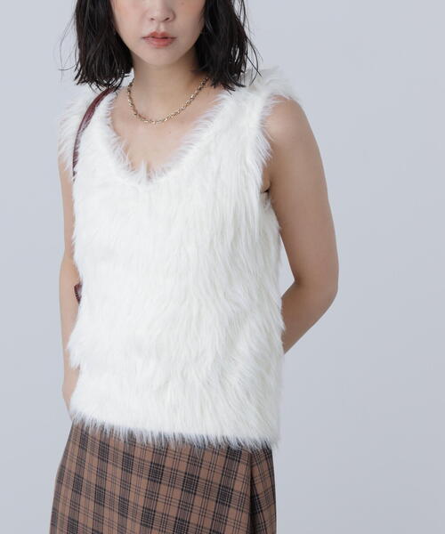 FREE'S MART(フリーズマート)の「◆〈MFM〉ロングシャギーノースリニット(ニット/セーター・レディース・ネイビー/ベージュ/ホワイト・FREE)」の10枚目の写真