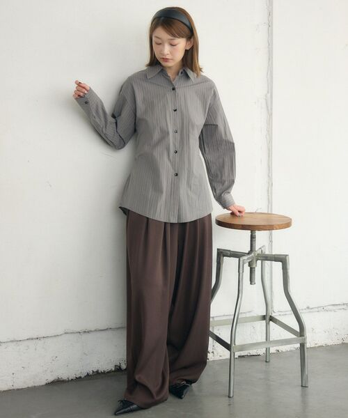 RETRO GIRL(レトロガール)の「ストライプウエストリボンシャツ(シャツ/ブラウス・レディース・ホワイト/ダークグレー/ナチュラル・FREE)」の4枚目の写真