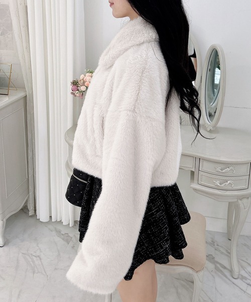 INGNI（イング）の「ビジューボタンステンカラーエコファーブルゾン（ブルゾン・レディース・ライトベージュ/ブラック/グレー系その他/アイボリー・M）」の8枚目の写真