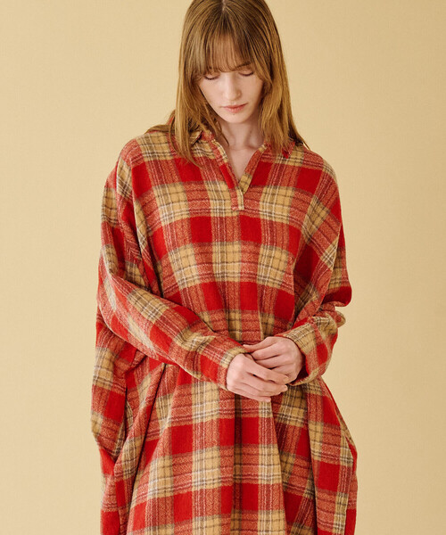 GALLEGO DESPORTES（ギャレゴデスポート）の「GALLEGO DESPORTES | ウールチェック ラグランスリーブドレス WOMEN（ワンピース・レディース・レッド系その他・S）」の15枚目の写真