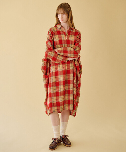 GALLEGO DESPORTES（ギャレゴデスポート）の「GALLEGO DESPORTES | ウールチェック ラグランスリーブドレス WOMEN（ワンピース・レディース・レッド系その他・S）」の16枚目の写真