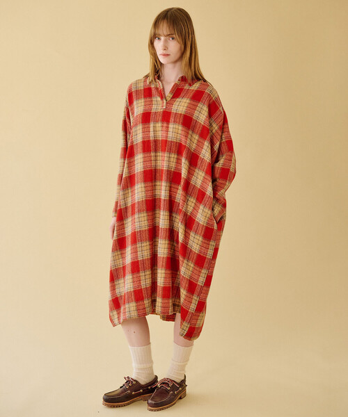 GALLEGO DESPORTES（ギャレゴデスポート）の「GALLEGO DESPORTES | ウールチェック ラグランスリーブドレス WOMEN（ワンピース・レディース・レッド系その他・S）」の17枚目の写真