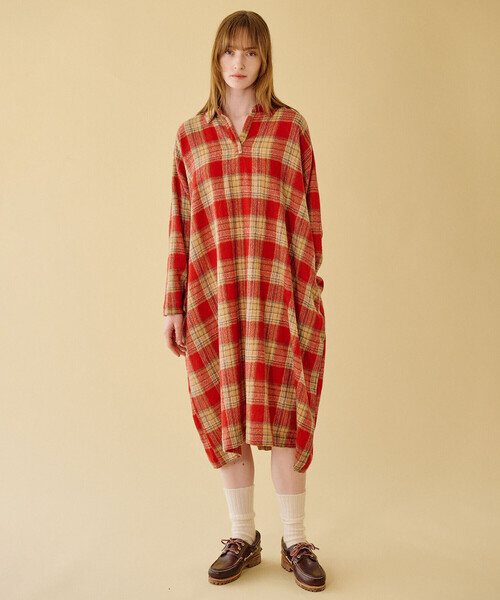 GALLEGO DESPORTES（ギャレゴデスポート）の「GALLEGO DESPORTES | ウールチェック ラグランスリーブドレス WOMEN（ワンピース・レディース・レッド系その他・S）」の18枚目の写真