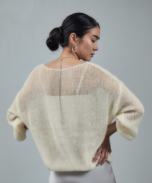 SALON adam et rope'（サロン アダム エ ロペ）の「シアーモヘアスパンコールプルオーバー 2（ニット/セーター・レディース・グレー/レッド/オフホワイト/ピンク・FREE）」の2枚目の写真