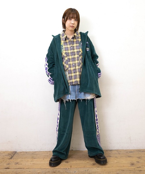 RNA（アールエヌエー）の「J2164 ベロアトラックジャケット（その他アウター・レディース・グリーン/バーガンディー/スミクロ・MEDIUM）」の19枚目の写真