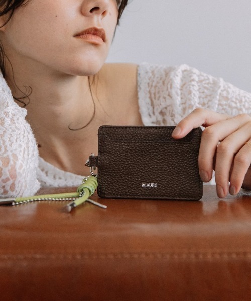 Beau're（ヴュレ）の「【BEAURE/ビュレ】レザーコード付き パスケース（パスケース・レディース・シルバー/アイボリー/イエロー/ネイビー/ピンク/ブラウン・FREE）」の12枚目の写真