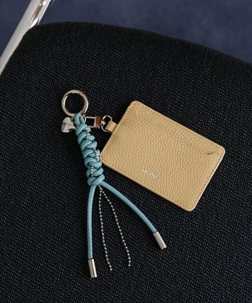 Beau're（ヴュレ）の「【BEAURE/ビュレ】レザーコード付き パスケース（パスケース・レディース・シルバー/アイボリー/イエロー/ネイビー/ピンク/ブラウン・FREE）」の14枚目の写真