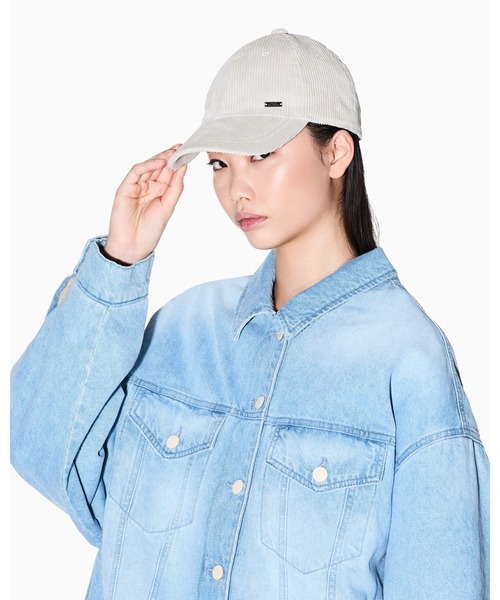 ARMANI EXCHANGE(アルマーニエクスチェンジ)の「【A|X アルマーニ エクスチェンジ】ストレッチコーデュロイ キャップ(キャップ・レディース・アイボリー・FREE)」の1枚目の写真