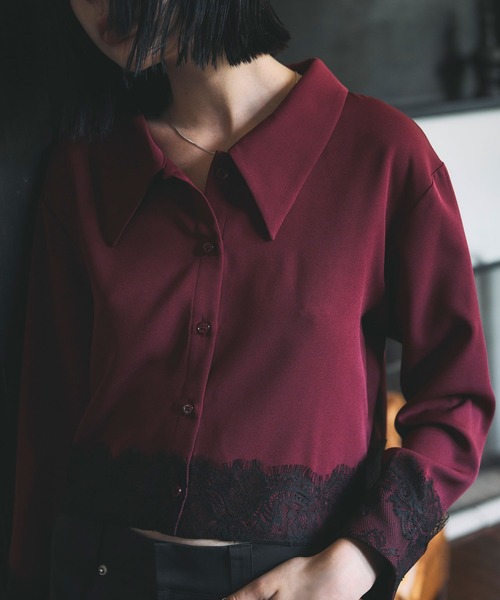 ARVELLIA(アルベリア)の「LACE CONTRAST SHIRT(シャツ/ブラウス・レディース・レッド/ブラック・M)」の1枚目の写真