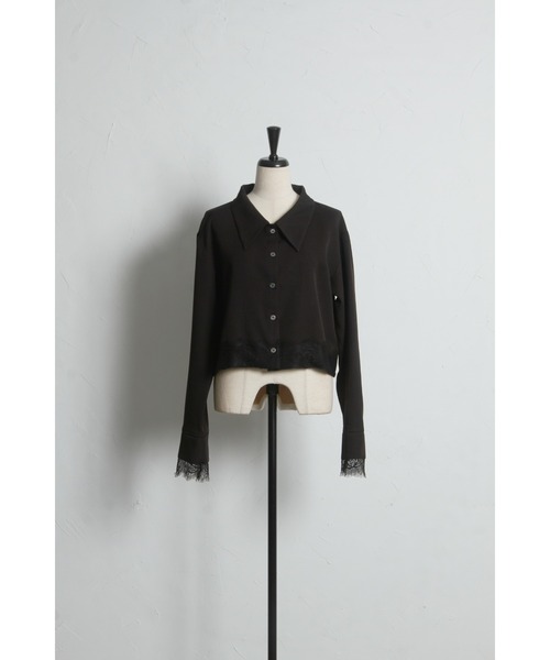 ARVELLIA(アルベリア)の「LACE CONTRAST SHIRT(シャツ/ブラウス・レディース・レッド/ブラック・M)」の3枚目の写真