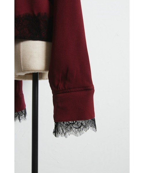 ARVELLIA(アルベリア)の「LACE CONTRAST SHIRT(シャツ/ブラウス・レディース・レッド/ブラック・M)」の11枚目の写真