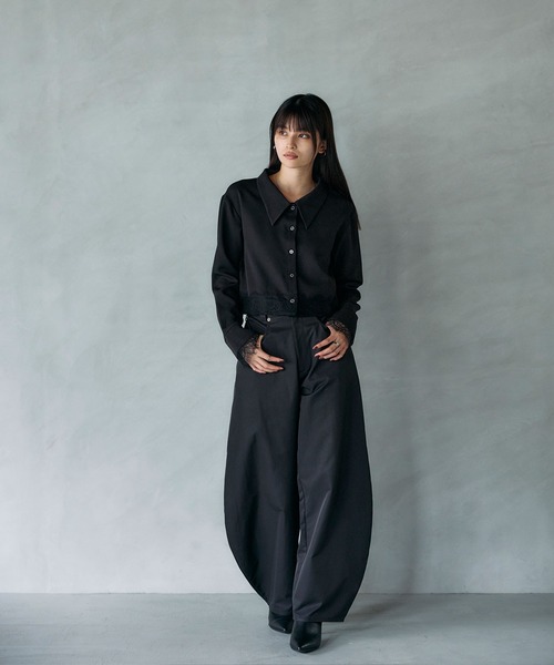 ARVELLIA(アルベリア)の「LACE CONTRAST SHIRT(シャツ/ブラウス・レディース・レッド/ブラック・M)」の20枚目の写真
