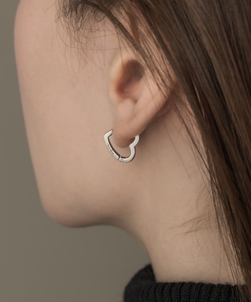 muku(ムク)の「PIERCE/HEART HOOP(ピアス(両耳用)・レディース・ゴールド/シルバー・FREE)」の1枚目の写真