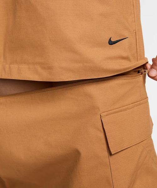 NIKE(ナイキ)の「NIKE WMNS NSW ESSENTIAL WOVEN MR CGO MDI FV7504-224(スカート・レディース・ライトブラウン・MEDIUM/SMALL/LARGE)」の5枚目の写真