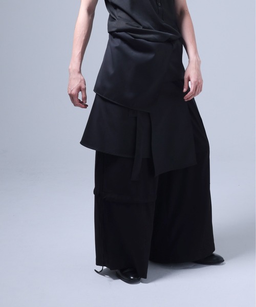 Ruze(ルゼ)の「Asymmetry layered wrap skirt / アシンメトリー レイヤード ラップスカート(スカート・メンズ・ブラック・FREE)」の3枚目の写真
