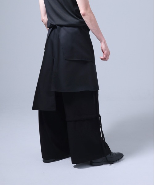 Ruze(ルゼ)の「Asymmetry layered wrap skirt / アシンメトリー レイヤード ラップスカート(スカート・メンズ・ブラック・FREE)」の4枚目の写真