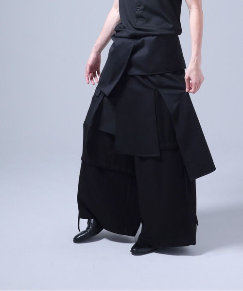 Ruze(ルゼ)の「Asymmetry layered wrap skirt / アシンメトリー レイヤード ラップスカート(スカート・メンズ・ブラック・FREE)」の7枚目の写真