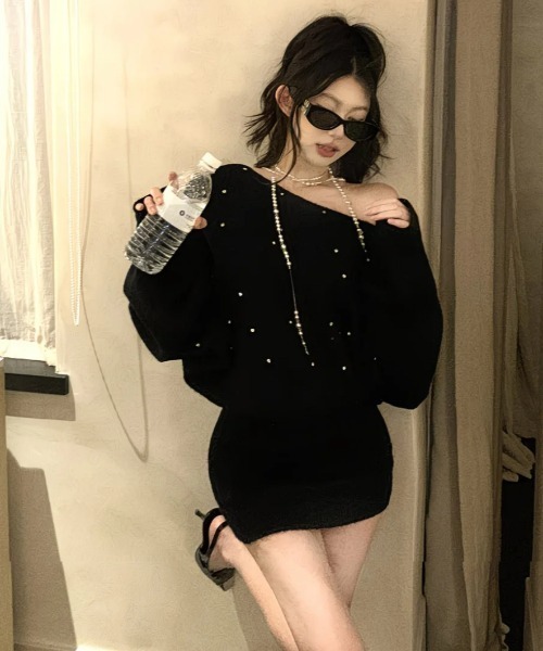 ViViDAY(ビビデー)の「ワイドネックフロントビジューニットワンピース(ワンピース・レディース・ブラック/オフホワイト・M)」の21枚目の写真