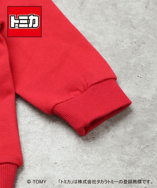 DILASH（ディラッシュ）の「【トミカ / 綿100%】こうじげんばのはたらくくるまトレーナー（スウェット・キッズ・レッド/チャコールグレー・80/90/100/110/120/130）」の8枚目の写真