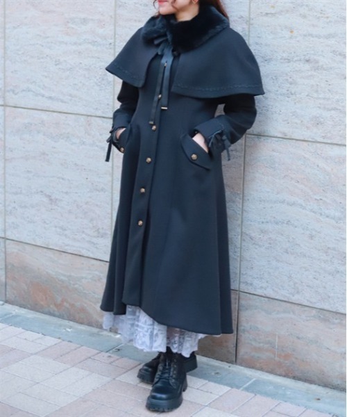 axes femme（アクシーズファム）の「ケープセットバッスルコート