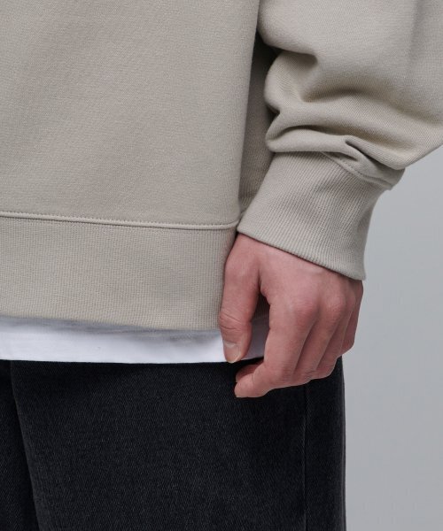 MUSINSA STANDARD（ムシンサスタンダード）の「オーバーサイズスウェットシャツ [グレーシュベージュ]（スウェット・メンズ・その他・MEDIUM/LARGE/X-LARGE/XX-LARGE/XXX-LARGE/SMALL）」の7枚目の写真