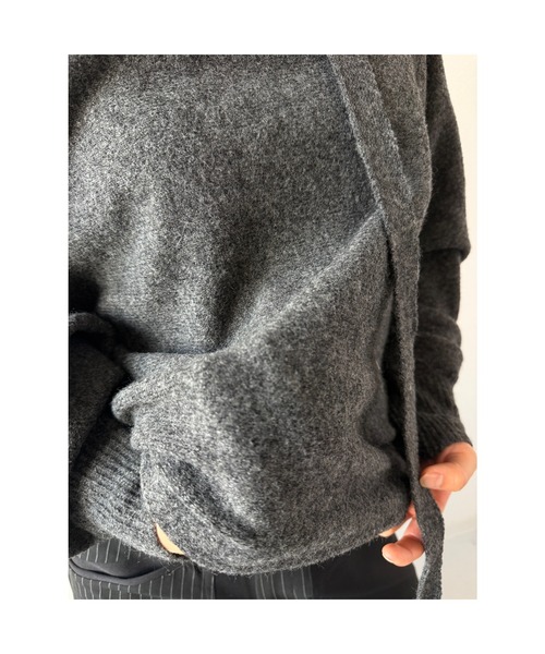 Geeong(ジーオン)の「【ZOZO限定】タイ付き オフショルダー ニット(ニット/セーター・レディース・グレー/チャコールグレー/アイボリー・FREE)」の10枚目の写真
